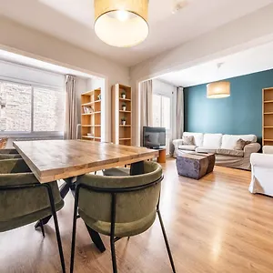 Ainb Sants Apartamento Barcelona